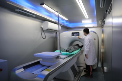 移动CT车驶入武汉科技大学医院，科技助力复工复产体检提速